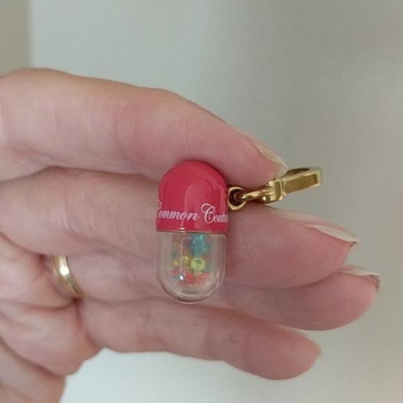JUICY COUTURE PILL 💊 CHARM! - Picture 4 of 15